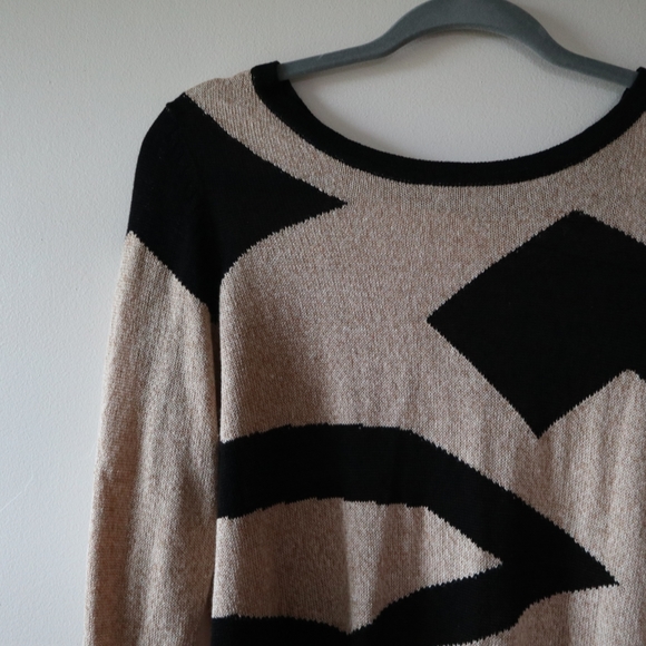 NIC+ZOE Asymmetrical Longsleeve Top Gold & Black - Picture 3 of 7